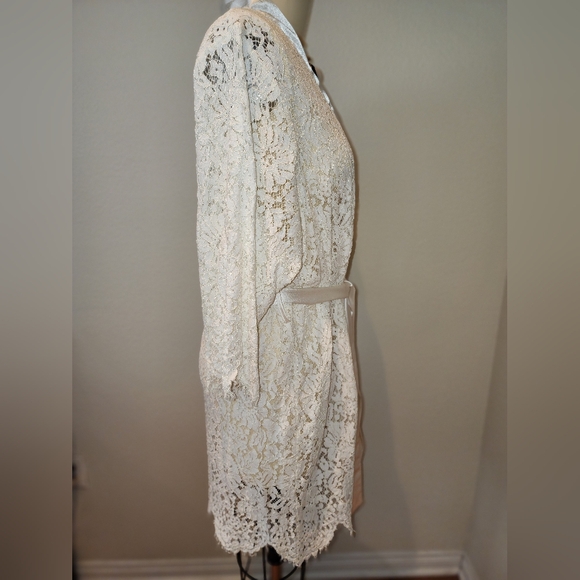 Weddingstar White Lace Robe - Picture 3 of 12